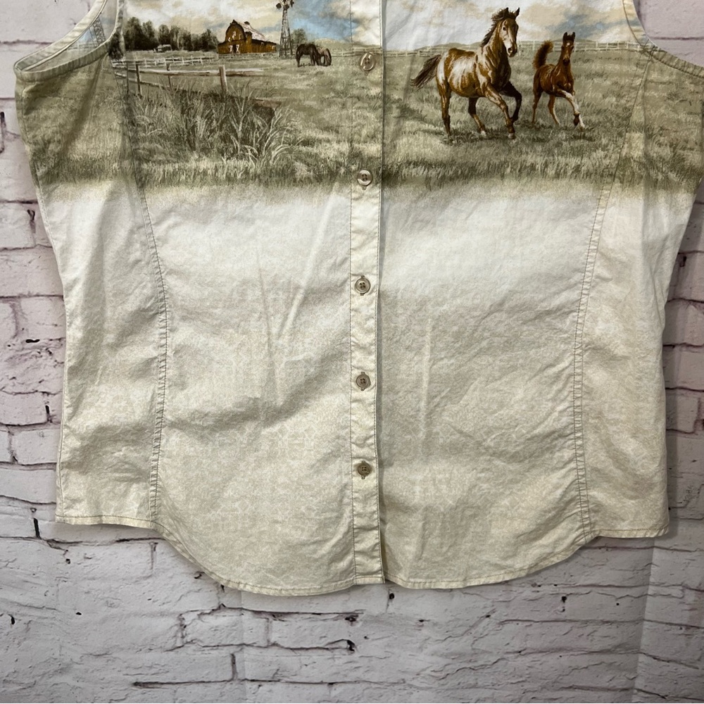 Bit & Bridle Women Size Large Sleeveless Western Button Shirt Horses Barn Scene - Picture 10 of 12